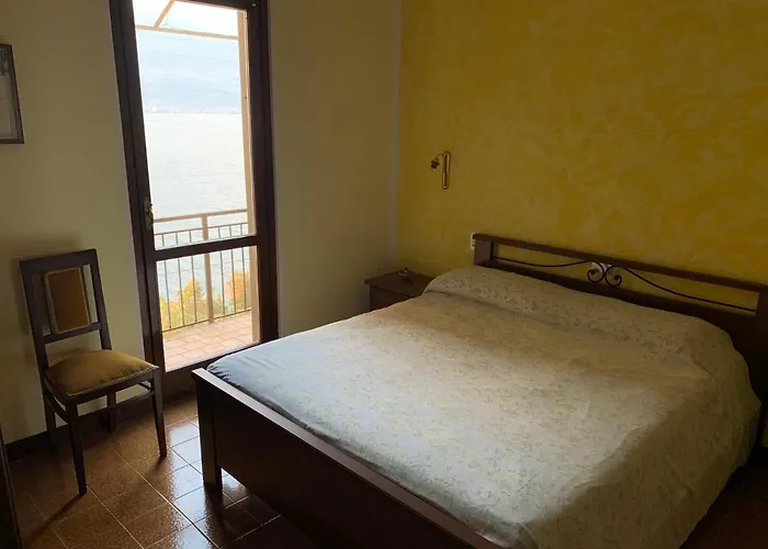 בית נופש Angela *