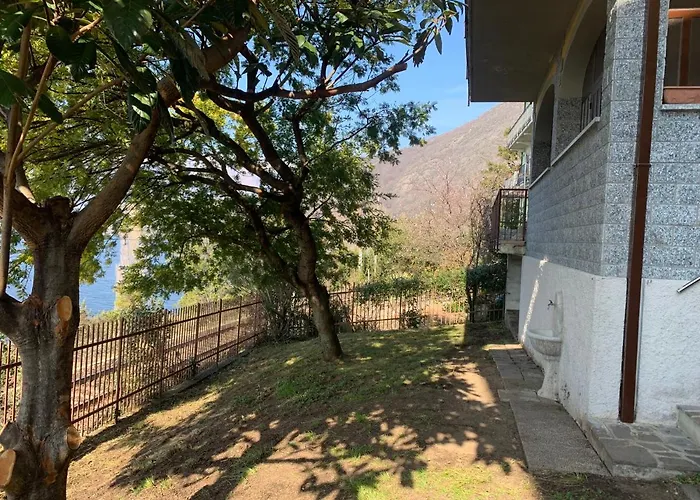 בית נופש Angela *